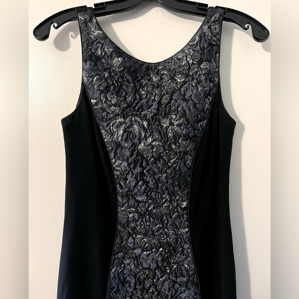 Beautiful THEIA Couture size 4 mini dress!